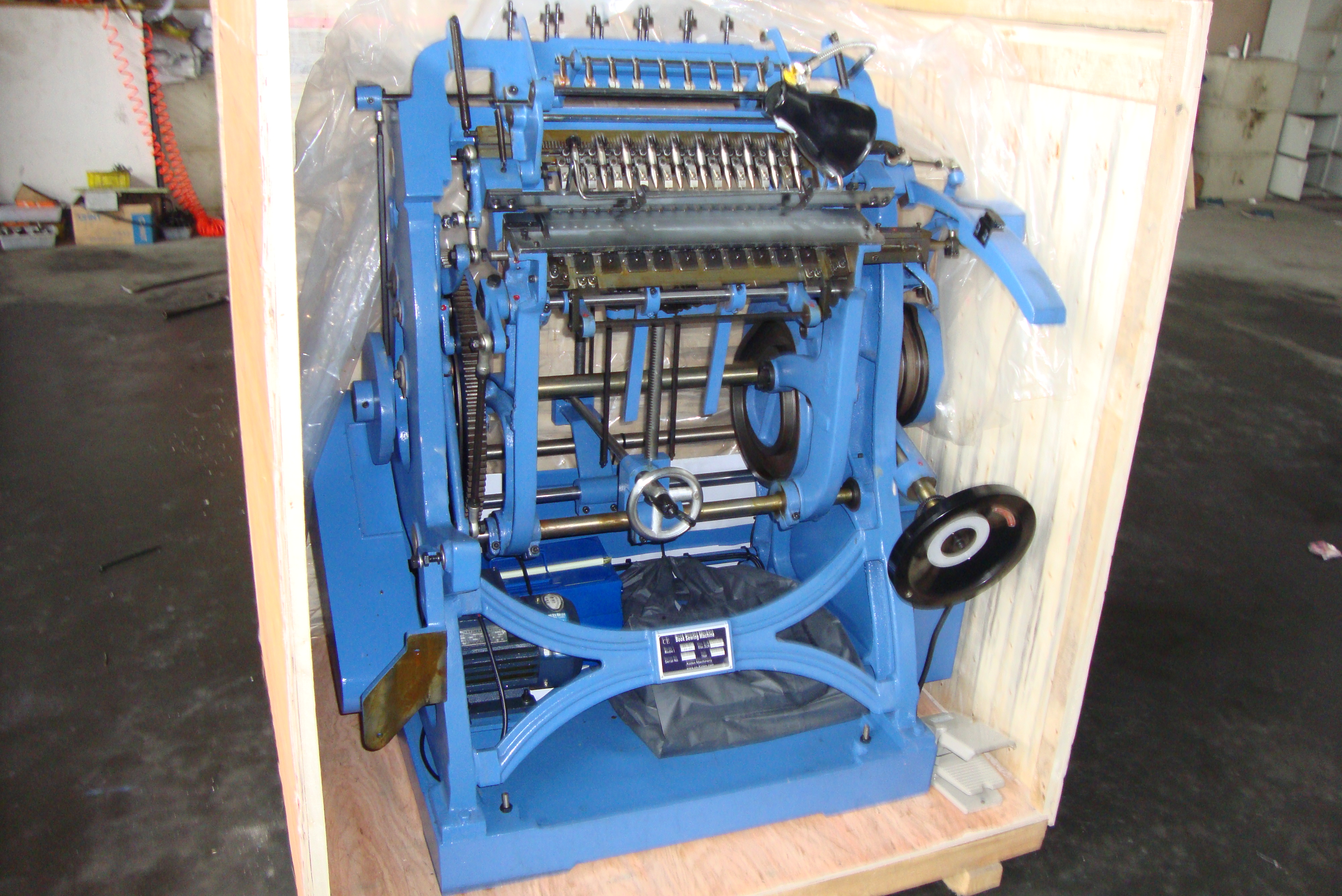 Máquina de coser de hilo para leer libros, cuadernos, libros de ejercicios, revistas.